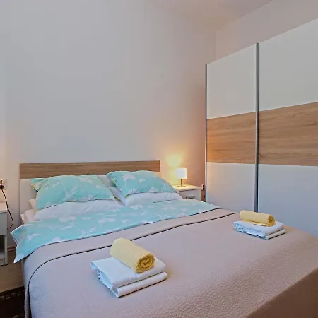 Igor 1364 * プーラ